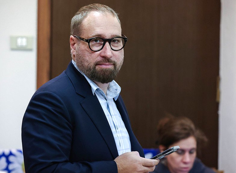 Заместитель Председателя Комитета по информационной политике, информационным технологиям и связи Антон Горелкин