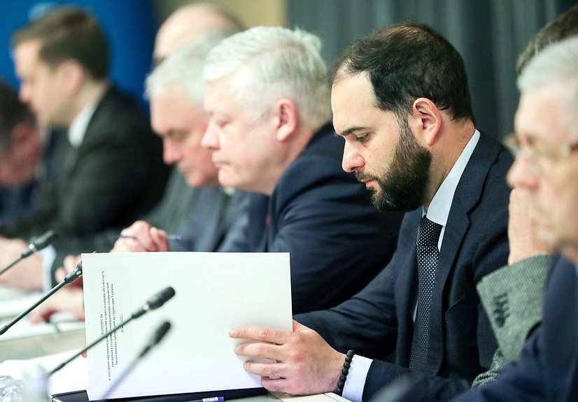 Первый заместитель Председателя Комитета по науке и высшему образованию Александр Мажуга