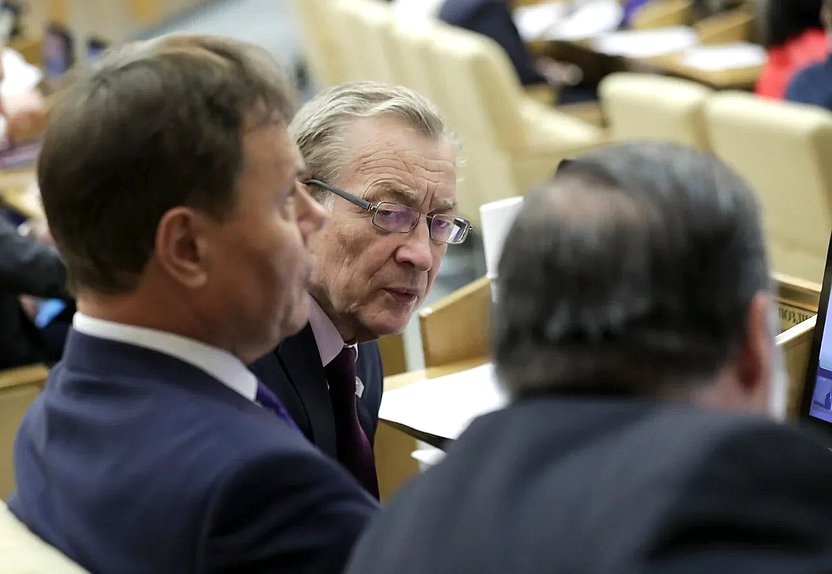Член Комитета по контролю и Регламенту Владимир Поздняков