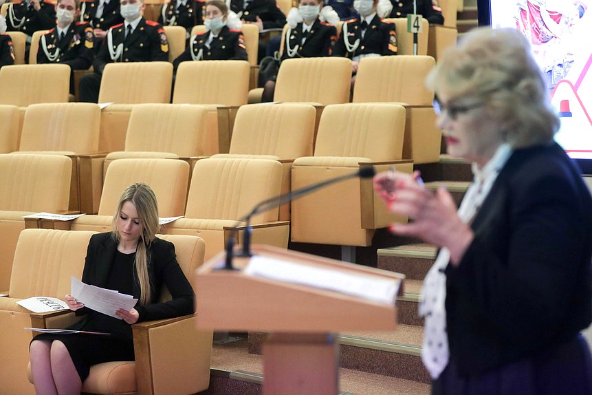 Первый заместитель Председателя Комитета по просвещению Яна Лантратова