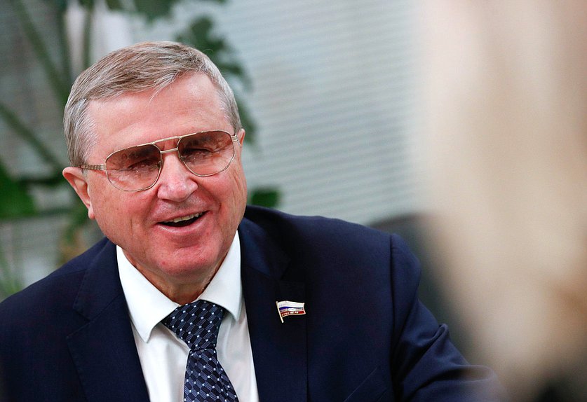 Первый заместитель Председателя Комитета по науке и высшему образованию Олег Смолин