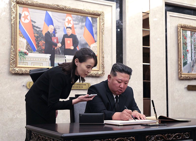 Председатель Государственных дел Корейской Народно-Демократической Республики Ким Чен Ын. Церемония открытия Мемориального комплекса и Музея боевых подвигов героев зарубежной военной операции