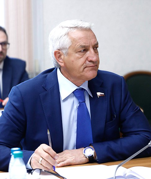 Первый заместитель Председателя Комитета по охране здоровья Леонид Огуль