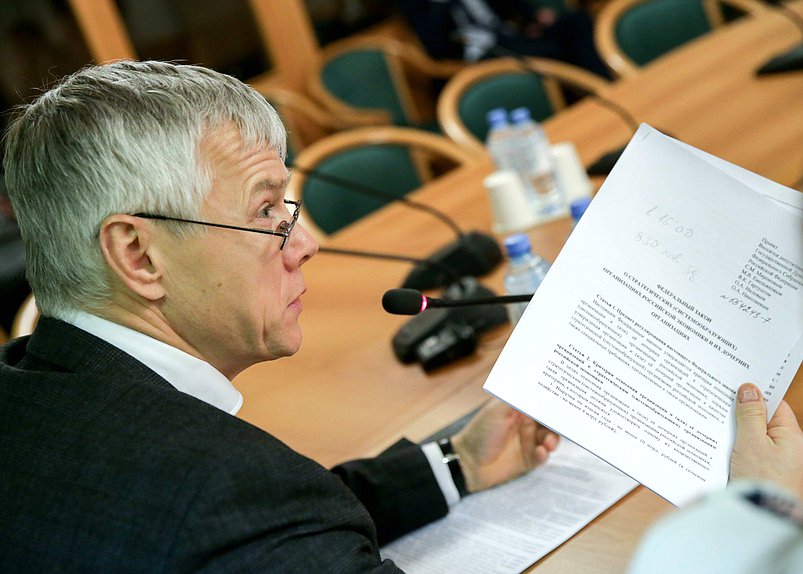 Первый заместитель Председателя Комитета по экономической политике, промышленности, инновационному развитию и предпринимательству Валерий Гартунг