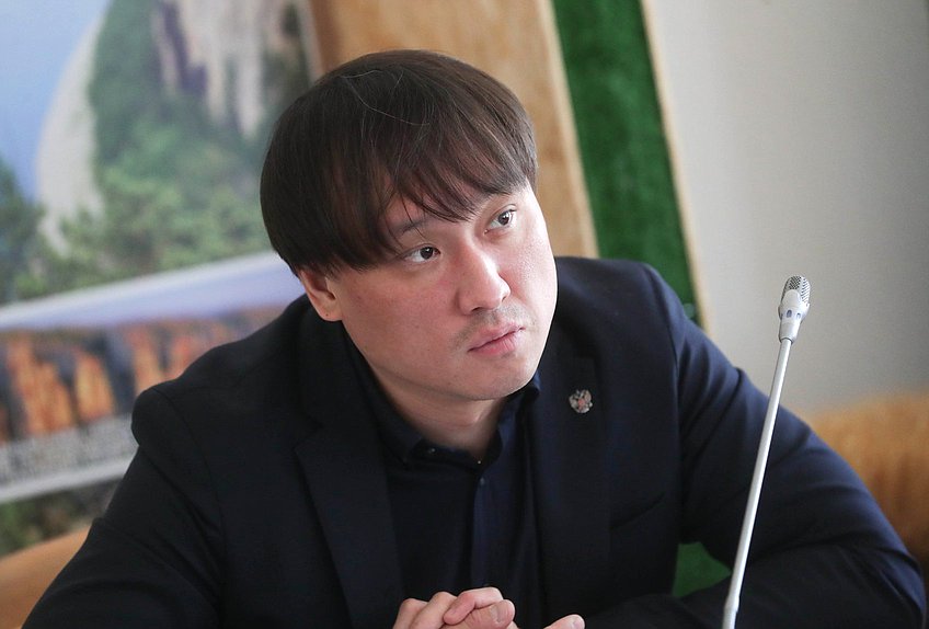 Председатель Комитета по туризму и развитию туристической инфраструктуры Сангаджи Тарбаев