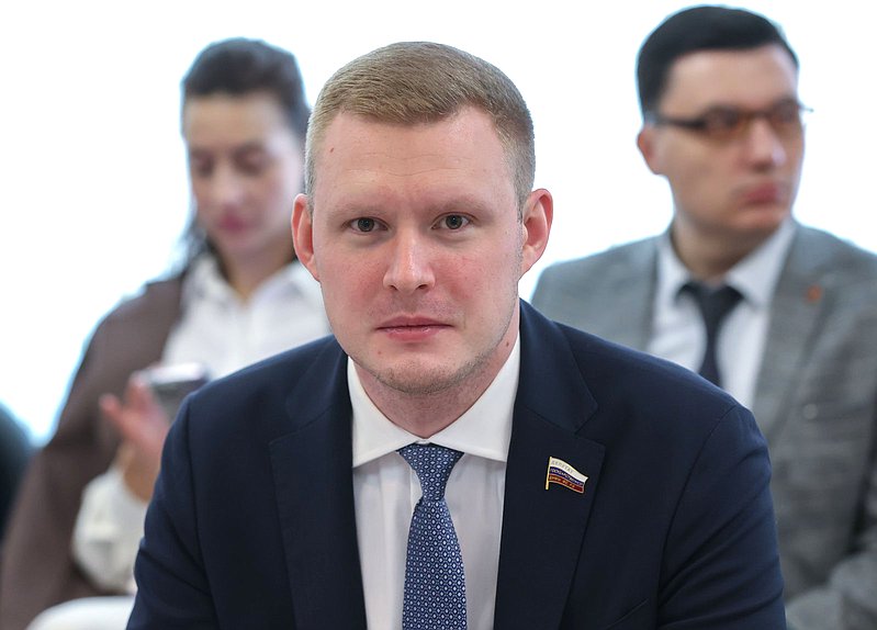 Член Комитета по промышленности и торговле Ярослав Самылин