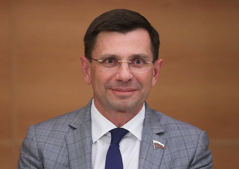 Член Комитета по промышленности и торговле Игорь Антропенко