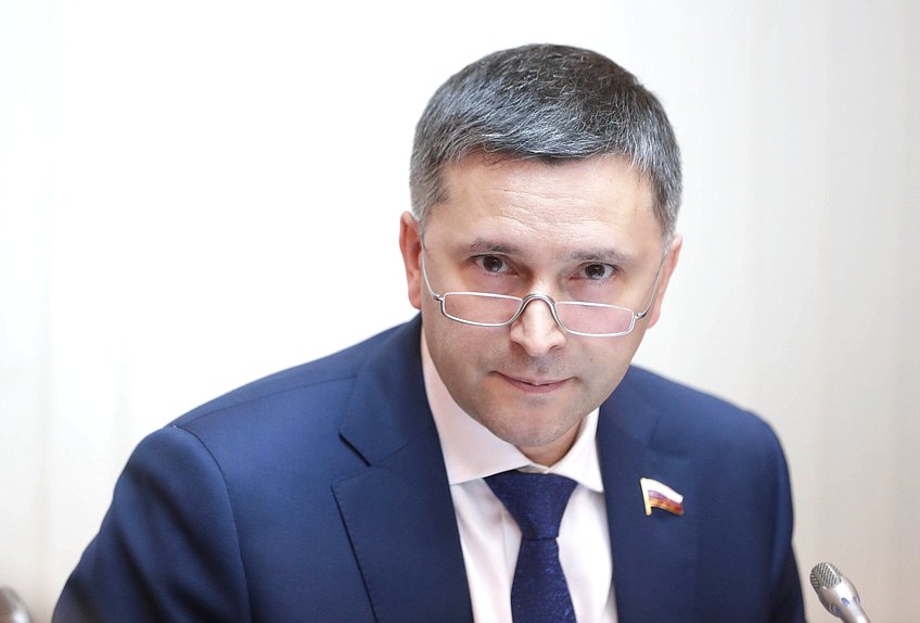Председатель Комитета по экологии, природным ресурсам и охране окружающей среды Дмитрий Кобылкин