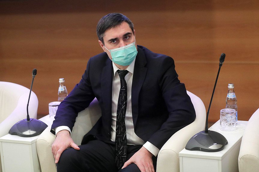 Председатель Комитета по охране здоровья Дмитрий Хубезов