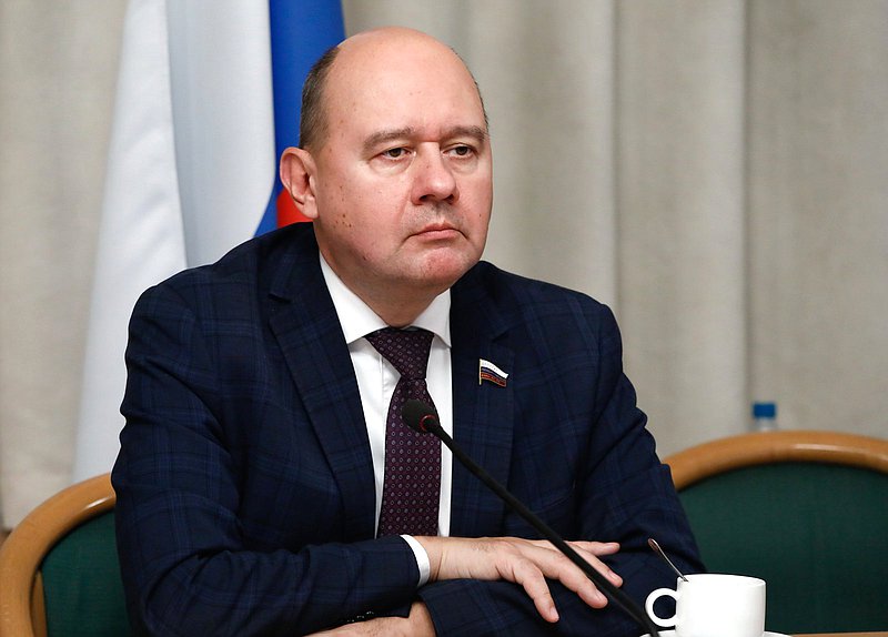 Заместитель Председателя Комитета по развитию гражданского общества, вопросам общественных и религиозных объединений Олег Леонов