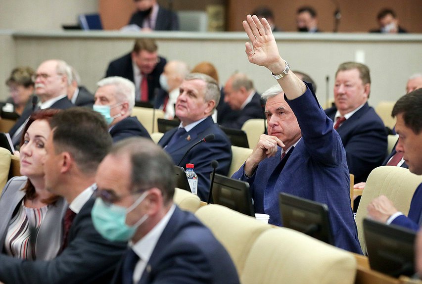 Первый заместитель председателя Комитета по государственному строительству и законодательству Вячеслав Лысаков