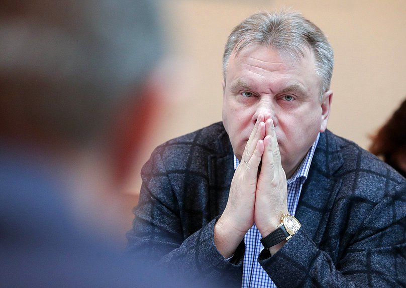 Член Комитета по природным ресурсам, собственности и земельным отношениям Сергей Крючек