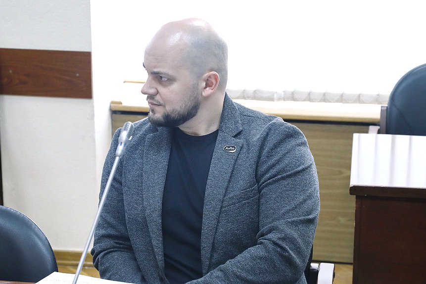 Совещание Комитета по строительству и ЖКХ с представителями министерств и ведомств о проекте федерального закона «О деятельности в сфере оказания услуг по операциям с недвижимостью»