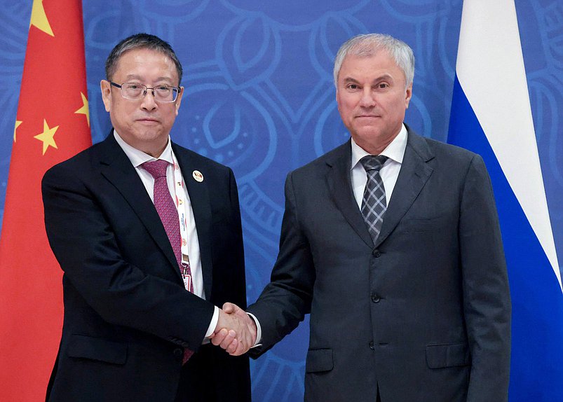 Chairman of the State Duma Vyacheslav Volodin and Vice Chairman of the Standing Committee of the National People's Congress of the People's Republic of China Zheng Jianbang