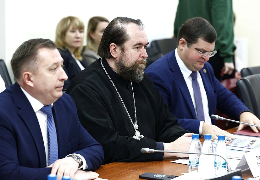 Заседание Круглого стола на тему "Формирование воспитательной среды в приграничье"