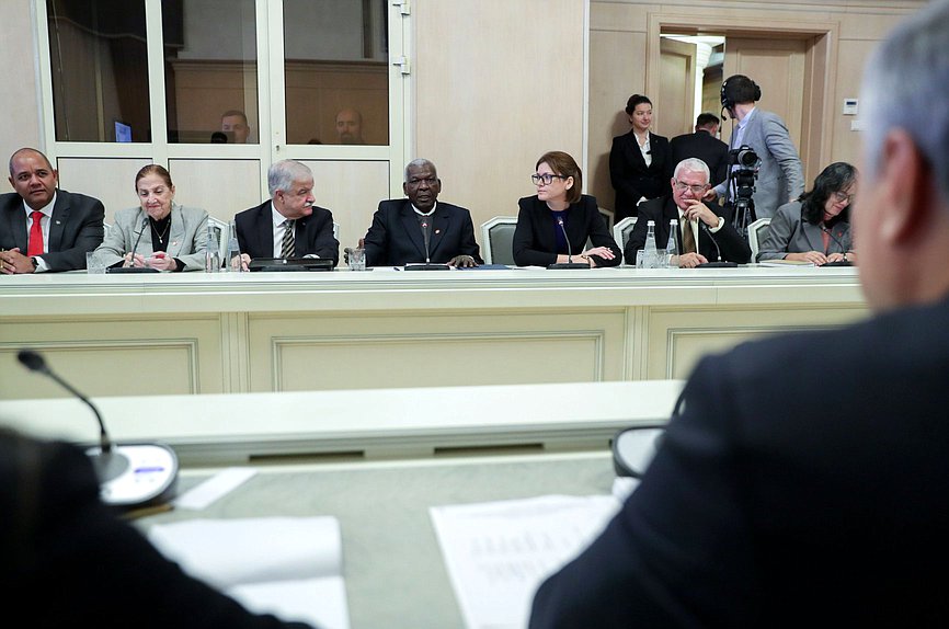 Reunión del Jefe de la Duma Estatal, Vyacheslav Volodin, con el Presidente de la Asamblea Nacional del Poder Popular y del Consejo de Estado de la República de Cuba, Esteban Lazo Hernández