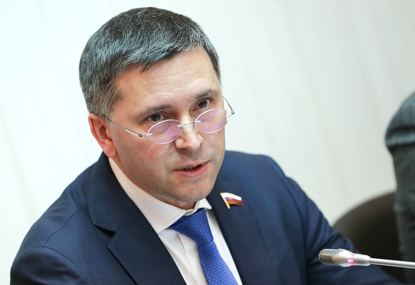 Председатель Комитета по экологии, природным ресурсам и охране окружающей среды Дмитрий Кобылкин