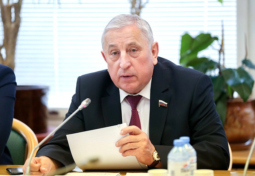 Председатель Комитета по региональной политике и проблемам Севера и Дальнего Востока Николай Харитонов