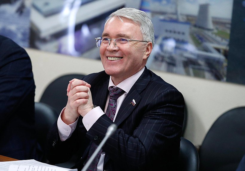 Член Комитета по экономической политике Эдуард Кузнецов