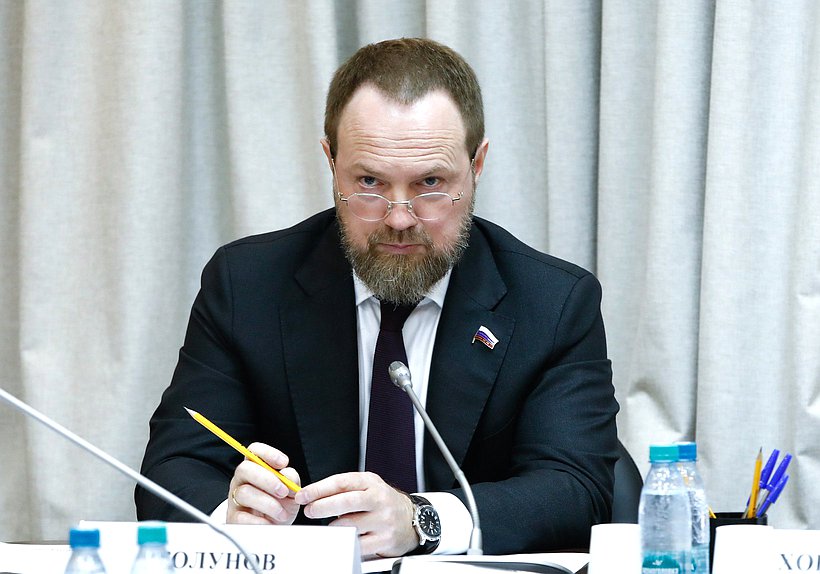 Заместитель Председателя Комитета по строительству и ЖКХ Сергей Колунов