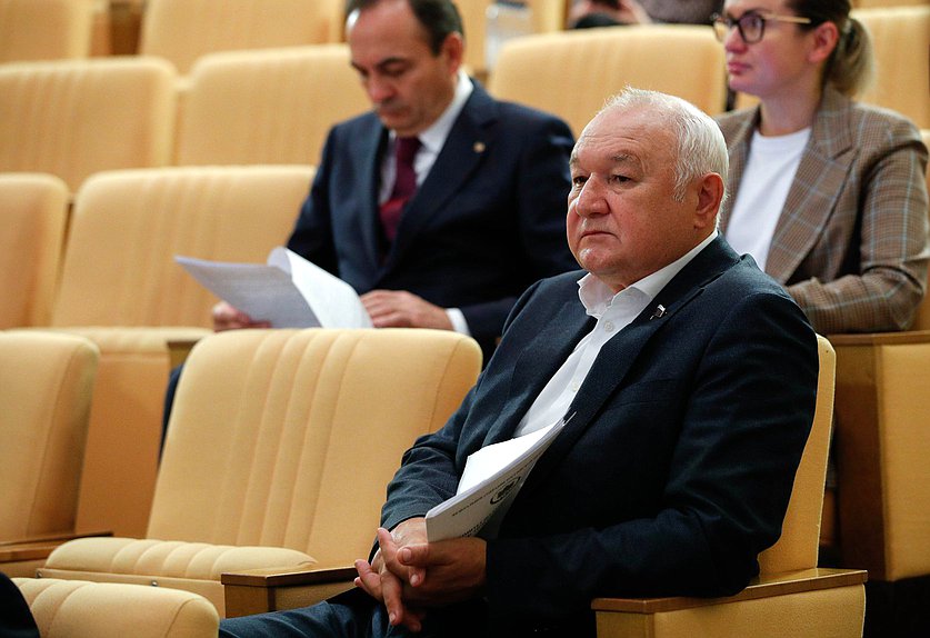 Первый заместитель Председателя Комитета по делам национальностей Ильдар Гильмутдинов