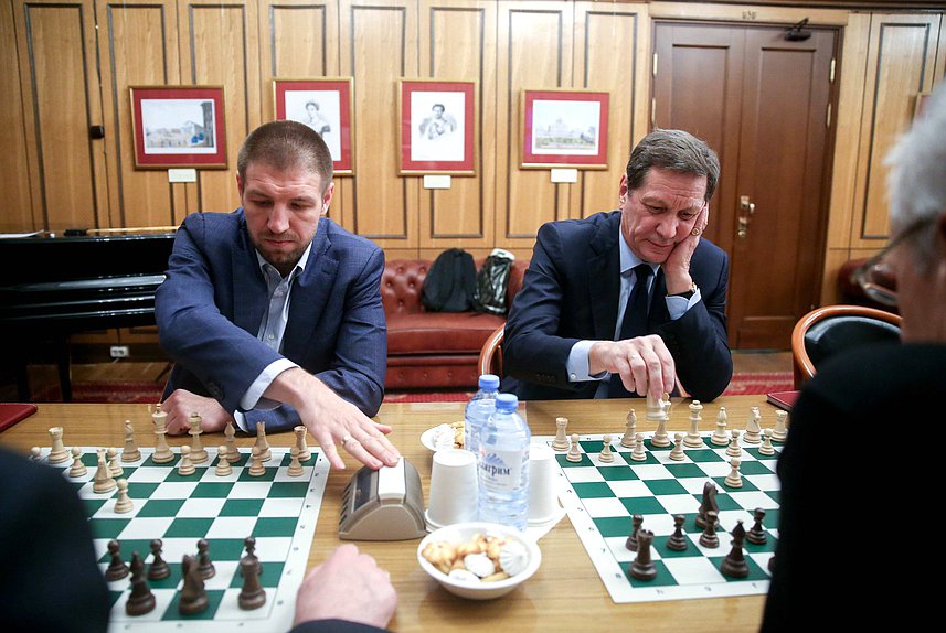 Член Комитета по физической культуре, спорту, туризму и делам молодежи Дмитрий Пирог и Первый заместитель Председателя Государственной Думы Александр Жуков