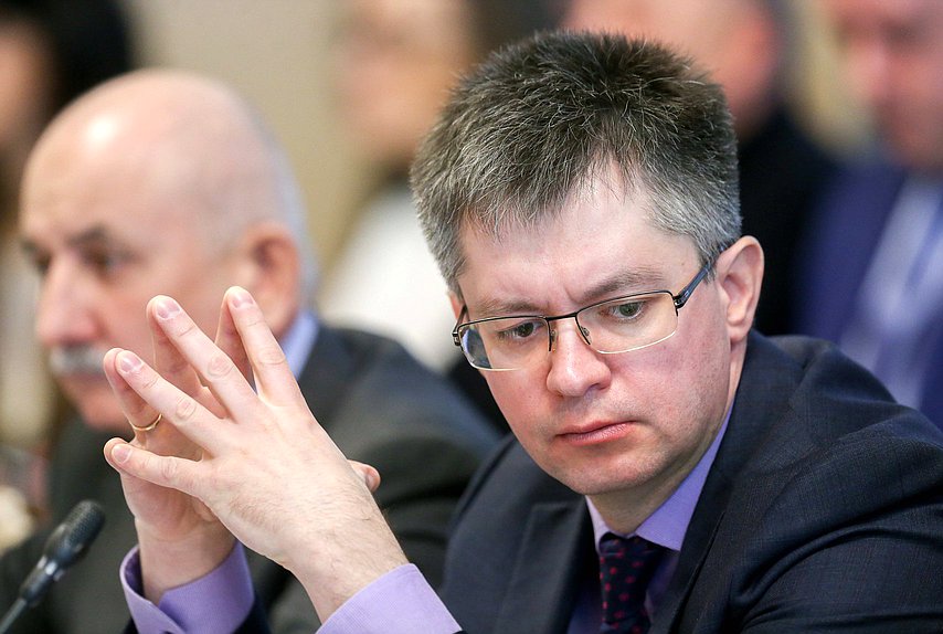 Заместитель Председателя Комитета по энергетике Дмитрий Исламов