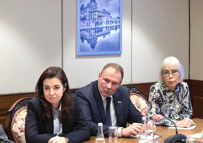 Deputy Chairwoman of the State Duma Maria Voropaeva, Chairman of the Committee on International Affairs Petr Tolstoy and First Deputy Chairwoman of the Committee on Economic Policy Nadezhda Shkolkina