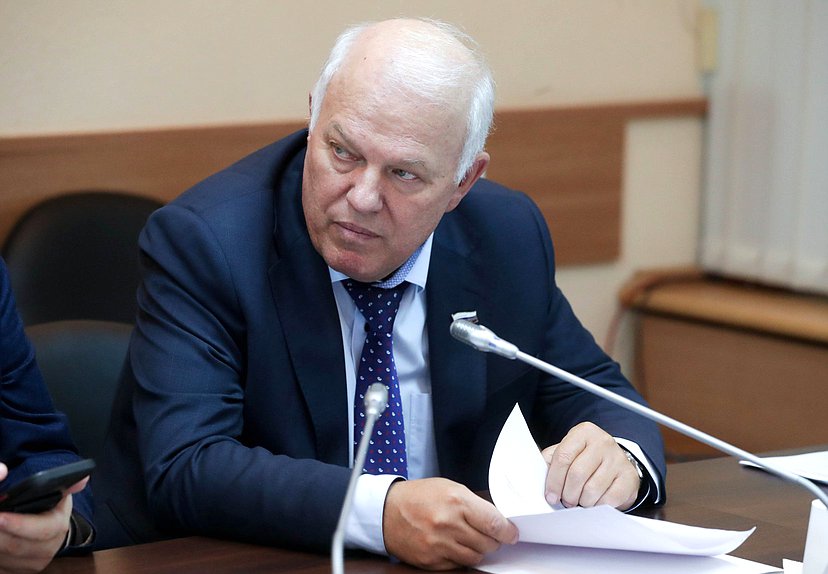 Заместитель Председателя Комитета по экологии, природным ресурсам и охране окружающей среды Анатолий Грешневиков