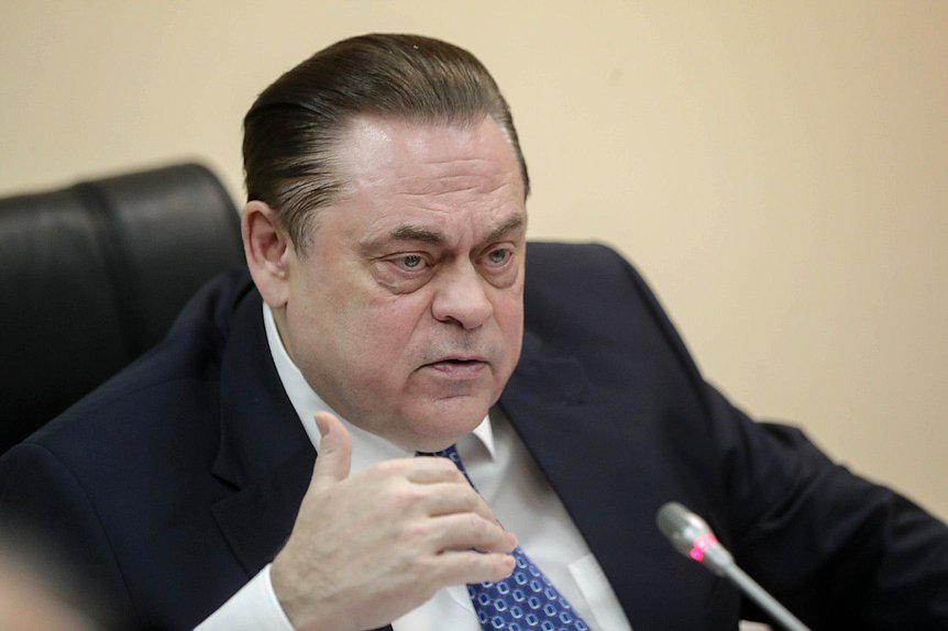 Председатель Комитета по делам национальностей Геннадий Семигин