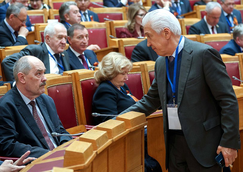 Руководитель фракции "Единая Россия" Владимир Васильев