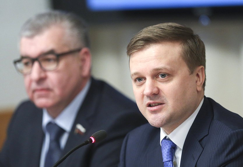 Председатель Комитета по федеративному устройству и вопросам местного самоуправления Алексей Диденко