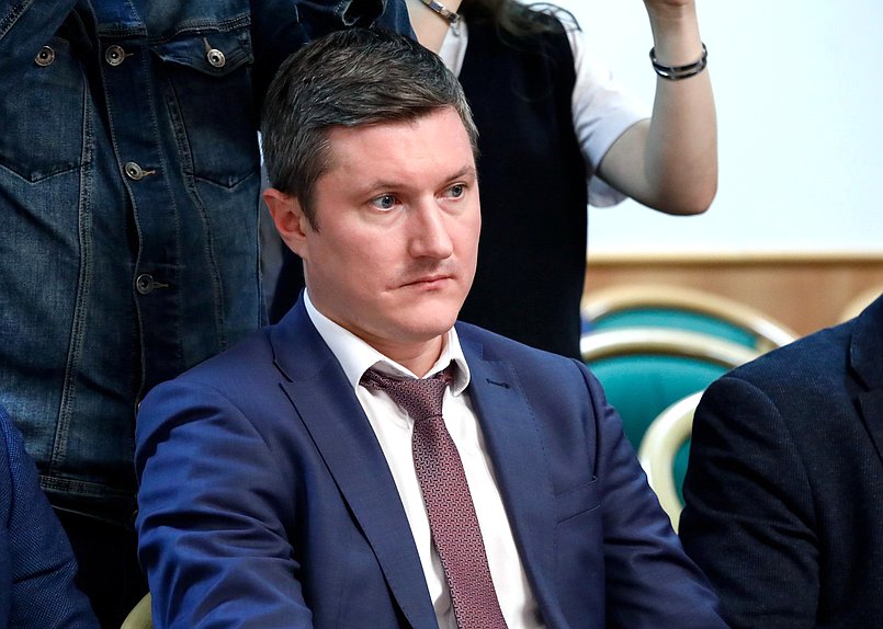 Круглый стол на тему «Правовое регулирование продажи отдельных видов товаров с возрастными ограничениями на цифровых платформах с использованием биометрических данных»