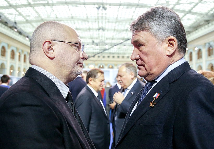 Член Совета Федерации Андрей Клишас и заместитель Председателя Совета Федерации Юрий Воробьев