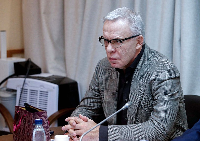 Первый заместитель Председателя Комитета по экологии, природным ресурсам и охране окружающей среды Вячеслав Фетисов