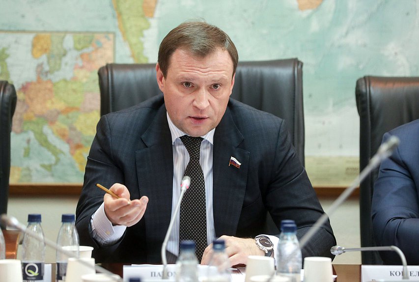 Председатель Комитета по строительству и жилищно-коммунальному хозяйству Сергей Пахомов
