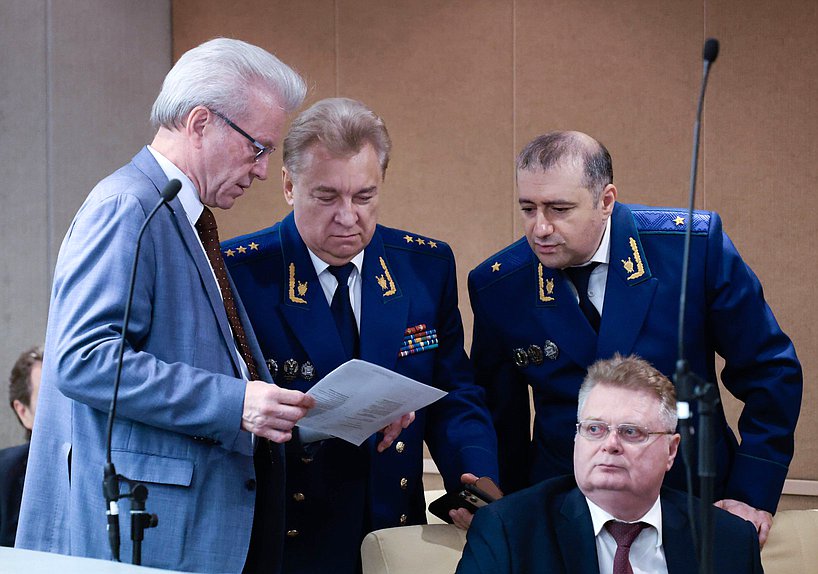 Полномочный представитель Президента РФ в Государственной Думе Гарри Минх