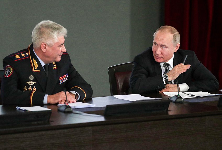 Президент России Владимир Путин и Министр внутренних дел РФ Владимир Колокольцев