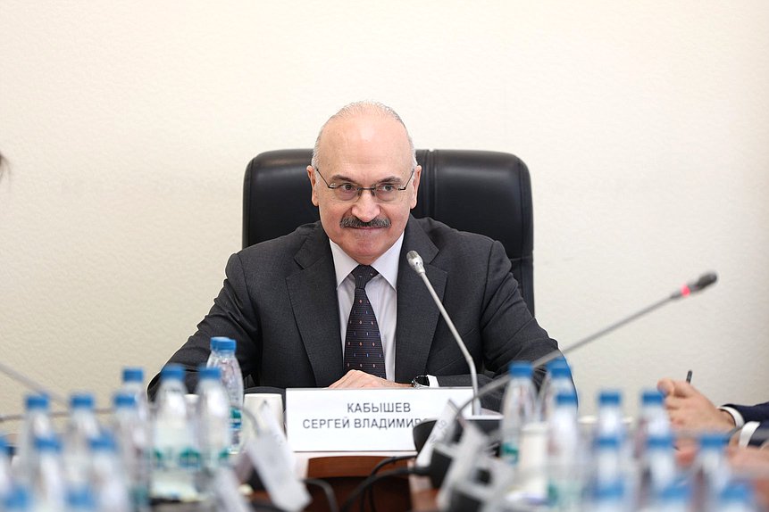 Председатель Комитета по науке и высшему образованию Сергей Кабышев