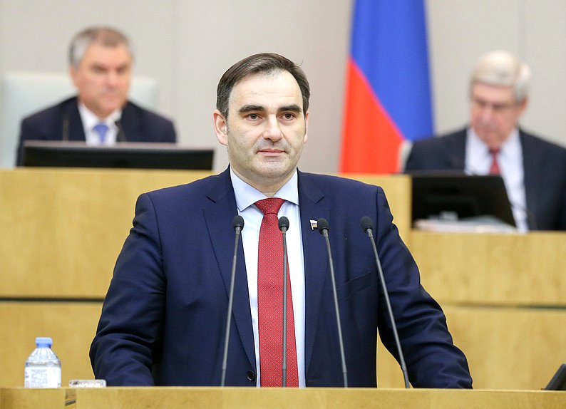 Член Комитета по охране здоровья Юрий Кобзев
