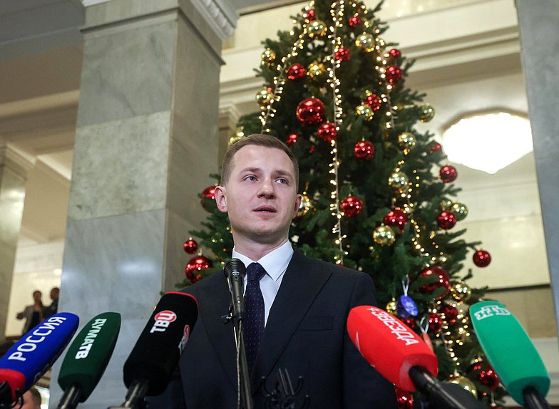 Председатель Комитета по молодежной политике Артем Метелев