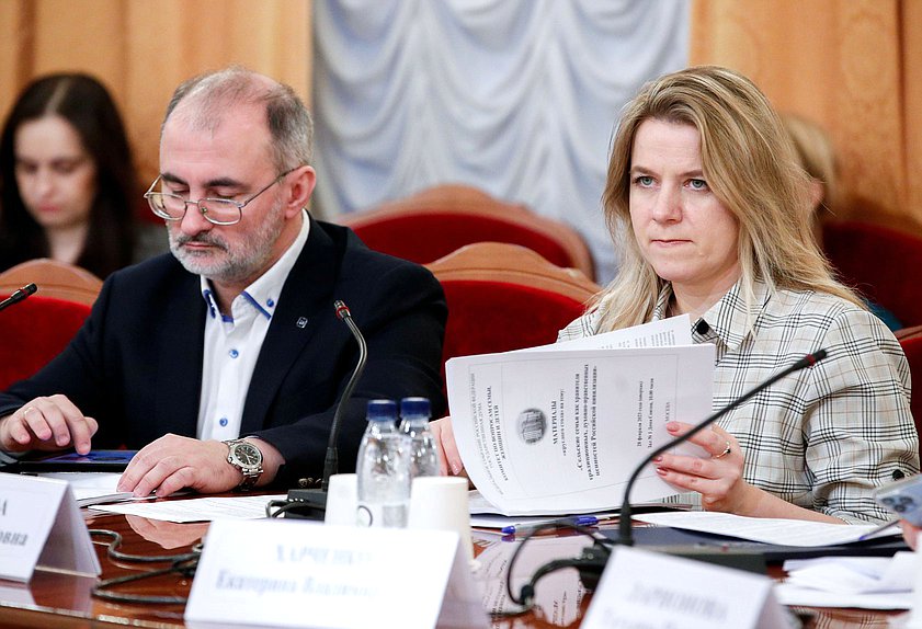 Член Комитета по вопросам семьи, женщин и детей Ольга Коробова