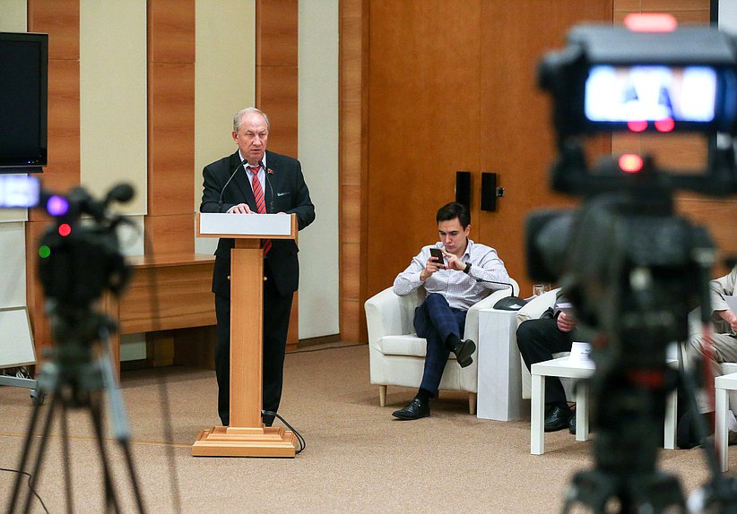 Первый заместитель Председателя Комитета по делам национальностей Валерий Рашкин