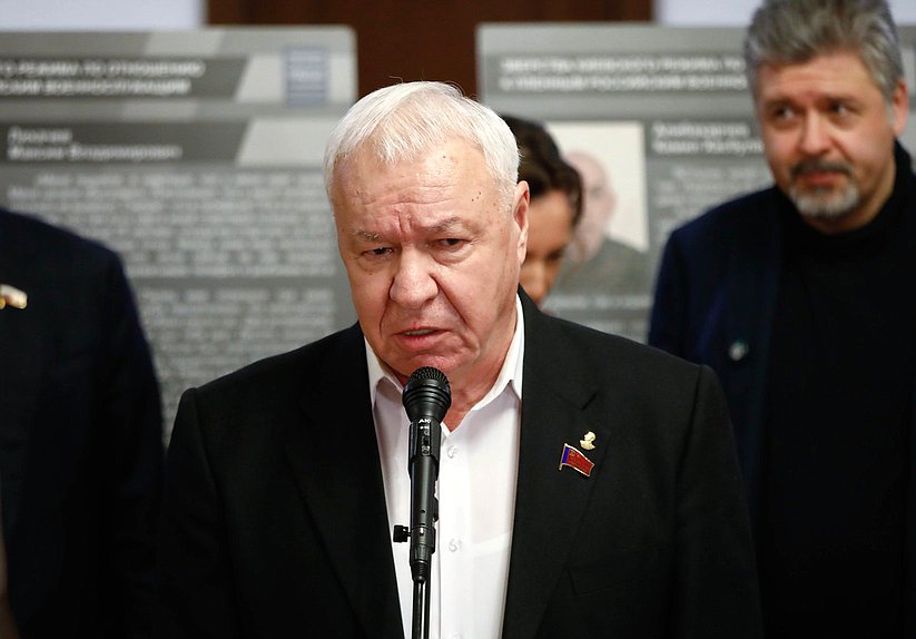 Член Комитета по обороне Виктор Соболев