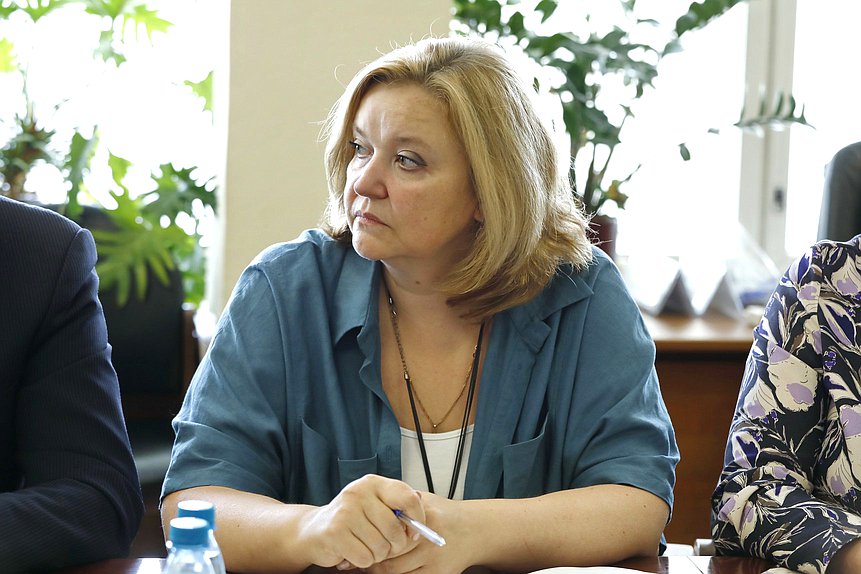 Заместитель руководителя рабочего аппарата Уполномоченного по правам человека, начальник управления делопроизводства и личного приема граждан Анна Дедова