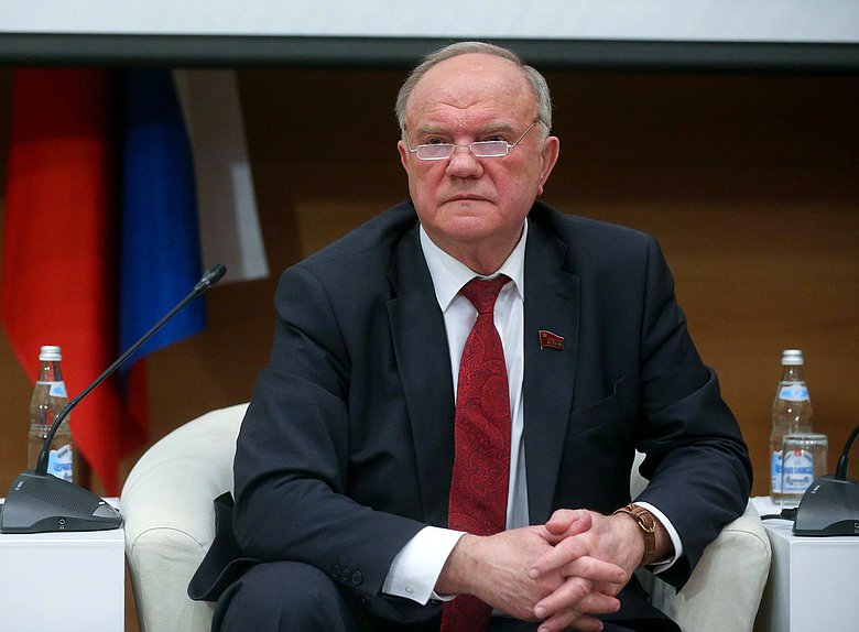 Руководитель фракции КПРФ Геннадий Зюганов
