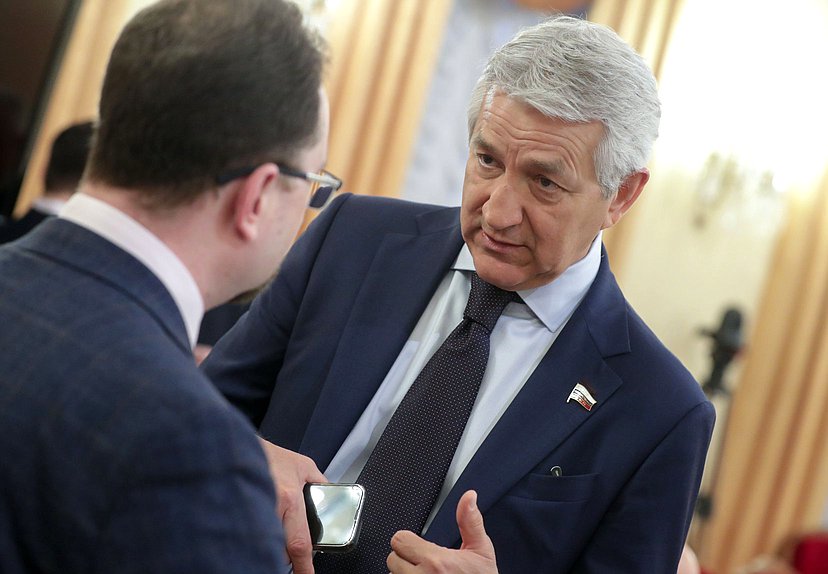 Первый заместитель Председателя Комитета по охране здоровья Леонид Огуль