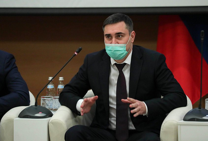 Председатель Комитета по охране здоровья Дмитрий Хубезов