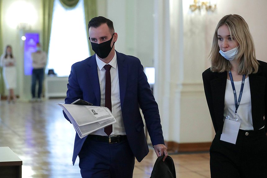 Избранный депутат Государственной Думы VIII созыва Александр Демин