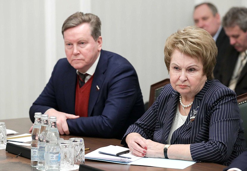 First Deputy Chairman of the Committee on Control and Regulations Oleg Nilov and First Deputy Chairwoman of the Committee on Regional Policy and Problems of North and Far East Valentina Pivnenko